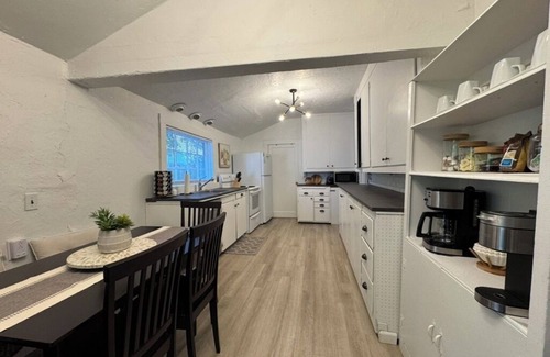 McMinnville Casa | Evermore Cottage—Minutes to Downtown Mac!