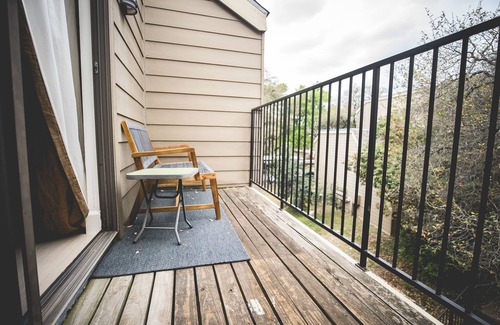 Barton Hills Condominio | Condominio amueblado en el corazón de Austin