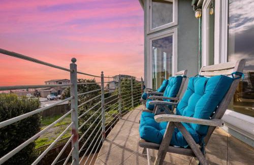 El Granada Casa | Steps to Beach and Amazing Ocean Views - Miramar Home