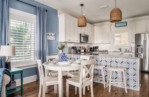 Gulf Shores Casa | Family Home w Pool! Walk to Beach! Private Dock!