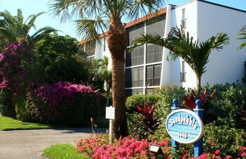 Sanibel Condominio | Pasos a la playa, excelentes tarifas, interior con estilo - Sandpebble4B