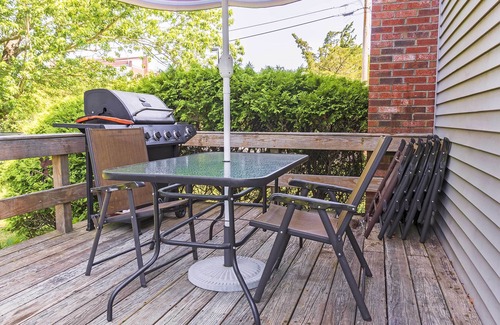 Barnstable County Cabaña | Steps to Beach & Main St: Dog-friendly Retreat!