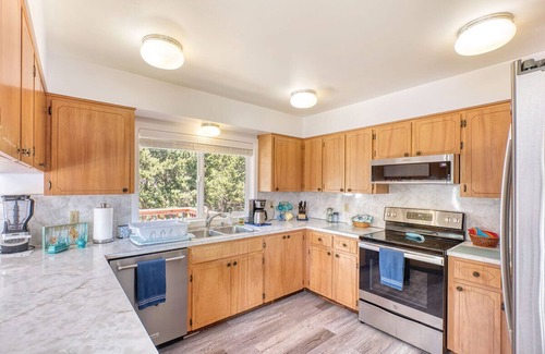 Ocean Park Casa | Steps to beach, Ping Pong, XBox, Foosball, WiFi, Private Deck (SandCastle)