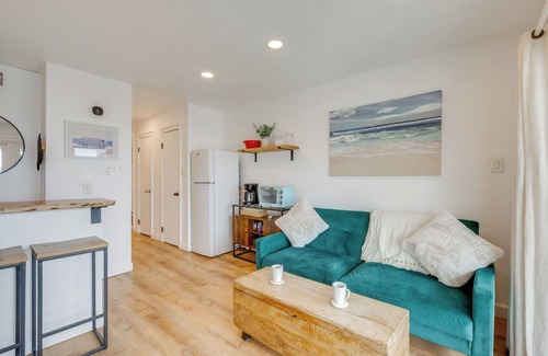 North Beach Condominio | Steps to Beach: Corpus Christi Condo w/ Balcony