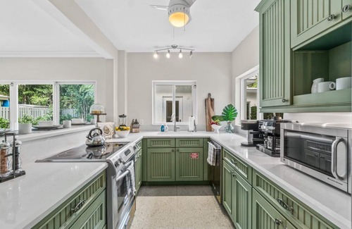 Birch Park Finger Streets Casa | Steps to Beach / Heated Pool / Sugar Key / RESlDENCES