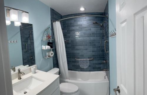 Belle Vista Apartamento | Steps to beach with No Resort Fees and FREE parking 2