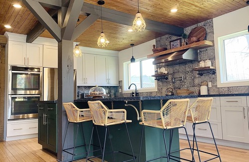 The Blue Mountains Chalet De Esquí | Steps to Blue Mountain Village/with Movie Room Hottub & Sauna - Long Term Rental