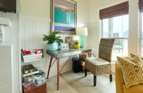 Port Bolivar Casa | Steps to Bolivar Beach Home with Deck and Grill
