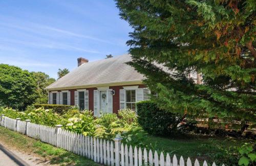 Dennis Casa | Steps to Dining Less than 1 mile to Bayside Beaches