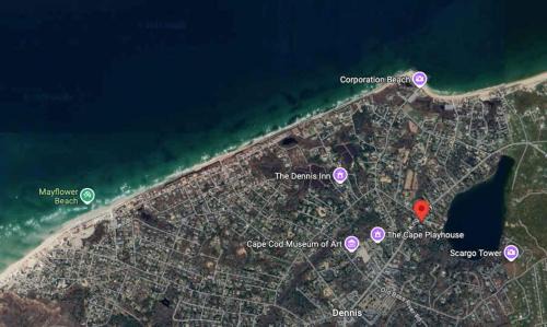 Dennis Casa | Steps to Dining Less than 1 mile to Bayside Beaches