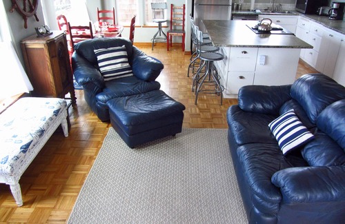 Newport Casa | Oceanview Villa, Secret Game Room, Spa, 800 SF Master. Pasos a la playa, pueblo!
