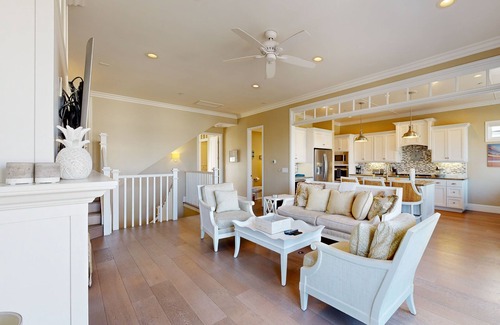 Hollywood Beach Casa | Steps to Hollywood Beach Home with Balcony, Rooftop Terrace & Harbor Views