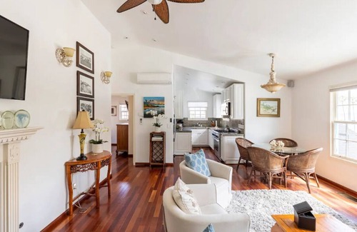 Village of La Jolla Condominio | Steps to La Jolla Cove with Gorgeous Views, Village Living at its Finest!