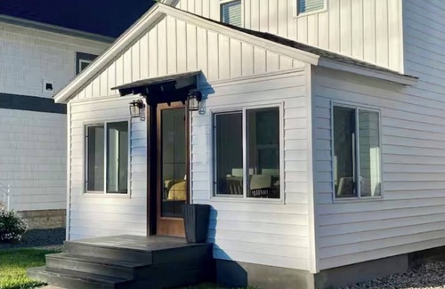 Clear Lake Casa | Steps to Lake, Park, & Surf Ballroom!!! Just 1 block to the water!!!