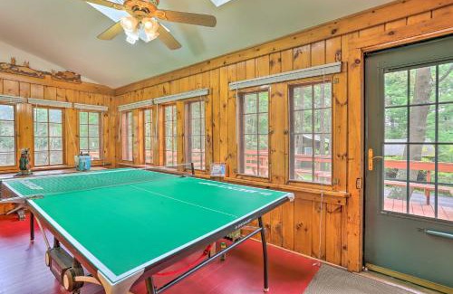 Tafton Casa | Steps to Lake Tafton Cottage with Fire Pit and Grill