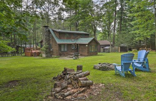 Tafton Casa | Steps to Lake Tafton Cottage with Fire Pit and Grill