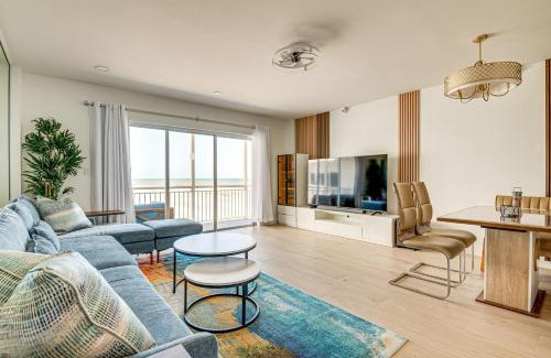 South Patrick Shores Apartamento | Steps to Ocean Satellite Beach Condo with Balcony