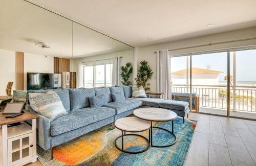 South Patrick Shores Apartamento | Steps to Ocean Satellite Beach Condo with Balcony