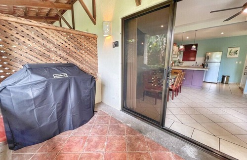 Coco Sunset Hills Condominio | Steps to Pool - 200Mbps Internet - Walk to Beach