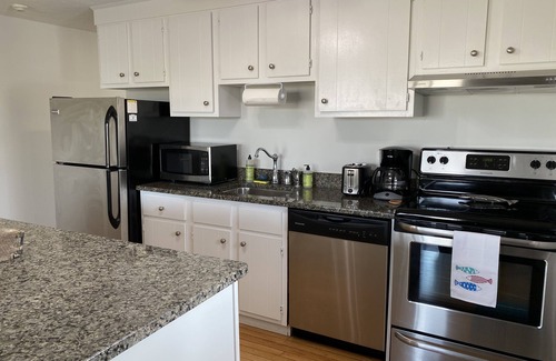 North Truro Condominio | Steps to Private Beach