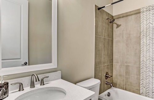 Hitch Village - Fred Wessels Homes Casa | Steps to River Walk! Includes Two Garage Parking Spots!