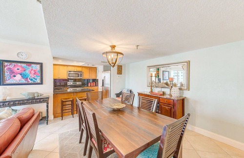 North Redington Beach Condominio | Unidad 501: ¡Hermosas vistas en todos los sentidos!