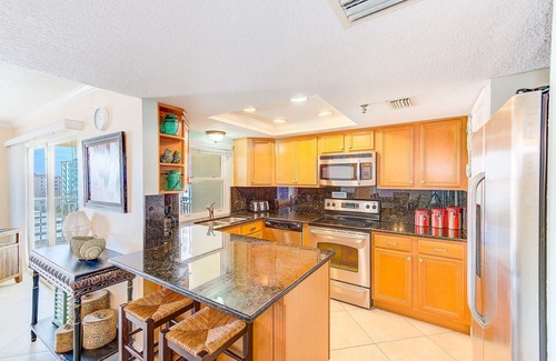 North Redington Beach Condominio | Unidad 501: ¡Hermosas vistas en todos los sentidos!