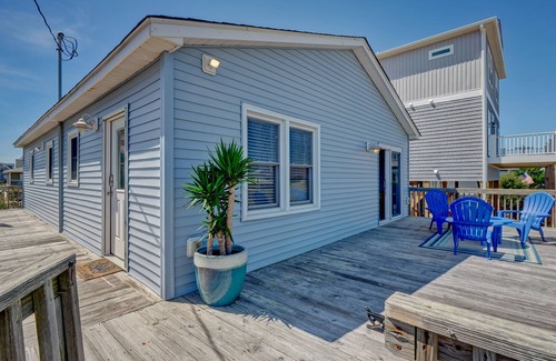 Topsail Beach Casa | Steps to the beach. Canal front with new dock. Clean, Cozy Getaway.