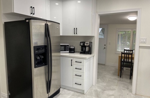 Wasaga Beach Cabaña | Steps to the Beach & Minutes to the Mountains!