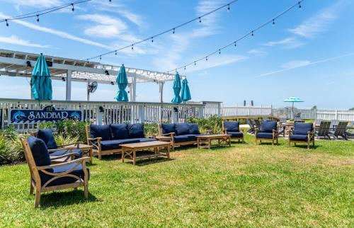 Saint Helena Island Casa | Steps to the Beach! Resort Access & Golf Cart Included! Dog Friendly