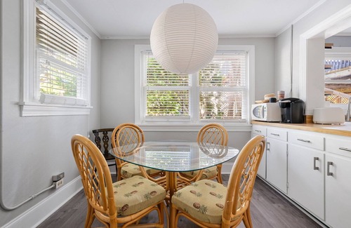 Sunset Point Apartamento | Steps to the Beach! Saltwater Escape | Sleeps 9
