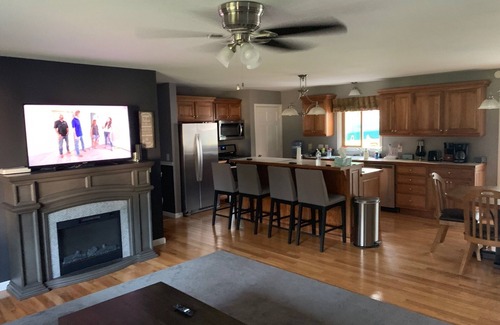 Dunkirk Casa | Pasos a las playas del lago Erie 4BR, 3BA Hermosa casa