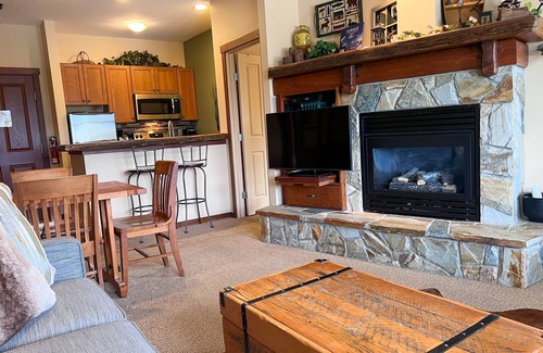East Kootenay Condominio | Steps to the Elk Chair | Pool and Hot Tub
