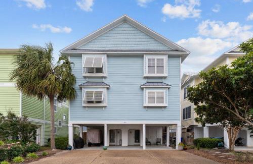 Wilmington Beach Villa | Steps to the Sand in Carolina Beach Sleeps 10 Villa