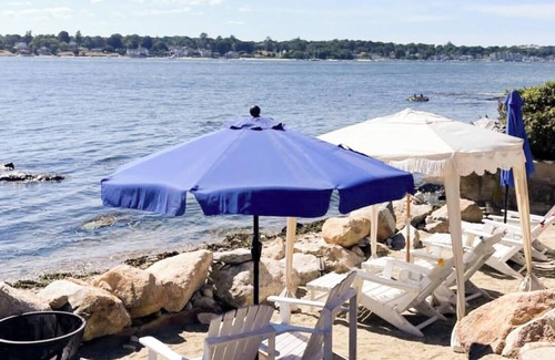 Groton Casa | Steps to Waterfront Golf! Your Own Backyard Private Beach w/Loungers & Umbrellas