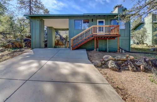 Prescott Casa | Stevie's Place: A Groovy Cabin Near Downtown Prescott
