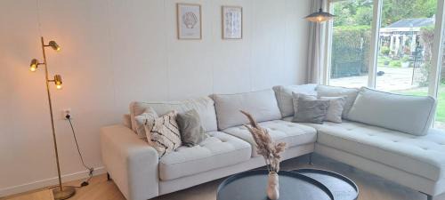Heinkenszand Chalet De Esquí | Stijlvol chalet Zeeland - Sauna & omheinde tuin VP082