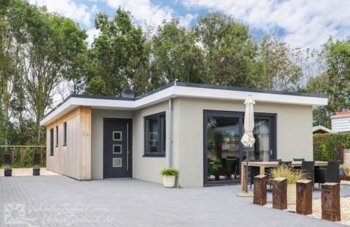 Baarland Casa | Stijlvol ingerichte bungalow in Baarland