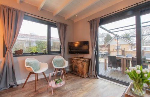 Baarland Casa | Stijlvol ingerichte bungalow in Baarland
