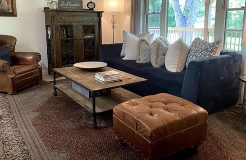 Franklin Casa | Still Heart Hollow Farm: A Leipers Fork Gem