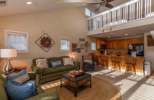 Foscoe Casa | Still Lake Haven at Echota