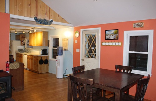 Bellepoint Casa | Sandstone Falls Riverfront Escape