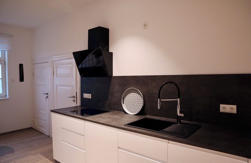 Breetz Apartamento | Stilvolle 5 Ferienwohnung in Historischem Gutshaus am Fluss mit Panoramablick
