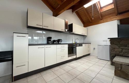 Hoehr-Grenzhausen Apartamento | Stilvolle Wohnung mit Terasse und Garten