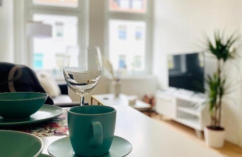 Andreasvorstadt Apartamento | Stilvolles Apartment in zentraler Lage - Smart-TV, Queensize-Bett, Altbaustil, Küche in City-Nähe