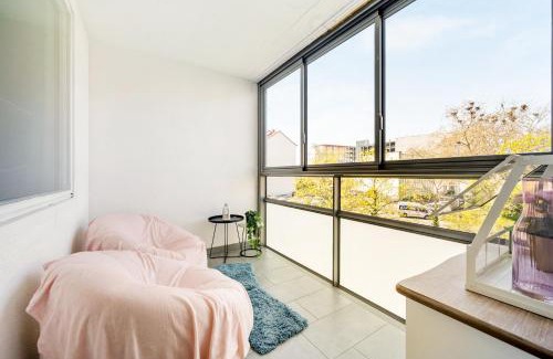 Hanau Apartamento | Stilvolles City-Apartment mit Balkon & Parkplatz, Nähe Frankfurt