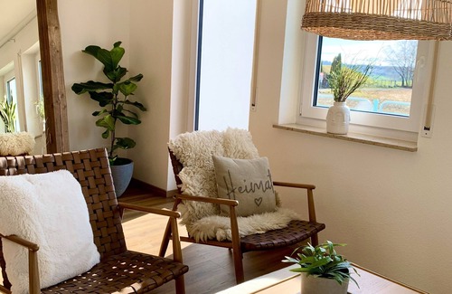 Bad Saulgau Apartamento | Stilvolles, Ruhiges Ferienapartment am Thermalbad mit Blick in die Natur
