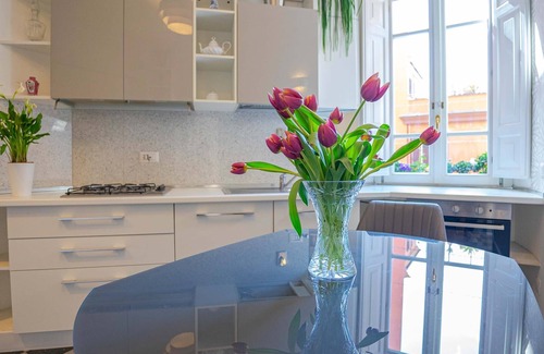 Quartiere XVII Trieste Apartamento | Stilysh apartment in Rome close to cafes, restaurants, bus and metro.