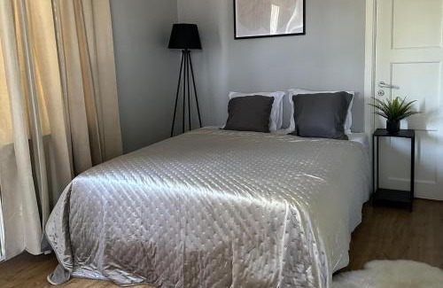Spanga - Tensta Casa | Stockholm 5-Beds Sleeps 12 with Garden Access