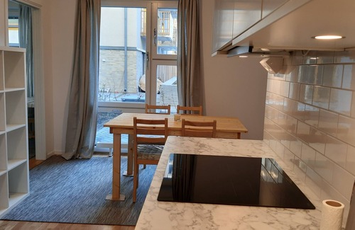Jakobsberg Apartamento | Stockholm Stylish, Lovely, Amazing & Modern Apartment +Balcony +Patio +BBQ +Park